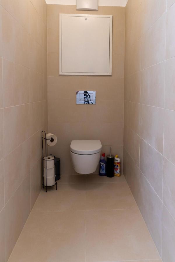 Maureen Lovely 2 Bedroom Unit With Community Pool Viena Exterior foto