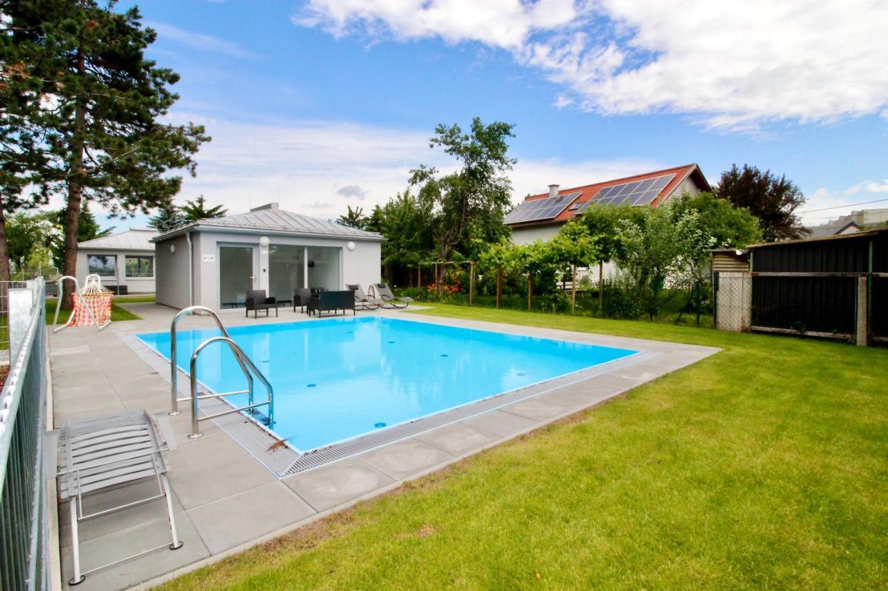 Maureen Lovely 2 Bedroom Unit With Community Pool Viena Exterior foto
